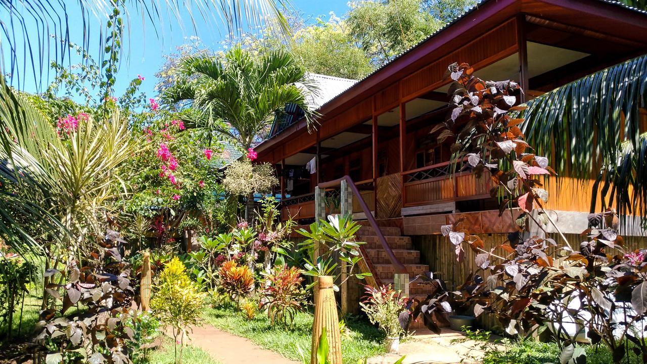 Hotel Panorama Backpackers Bunaken Esterno foto