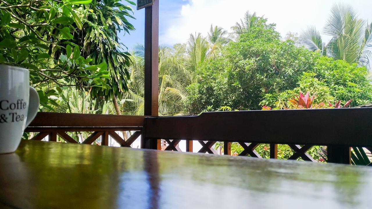 Hotel Panorama Backpackers Bunaken Esterno foto