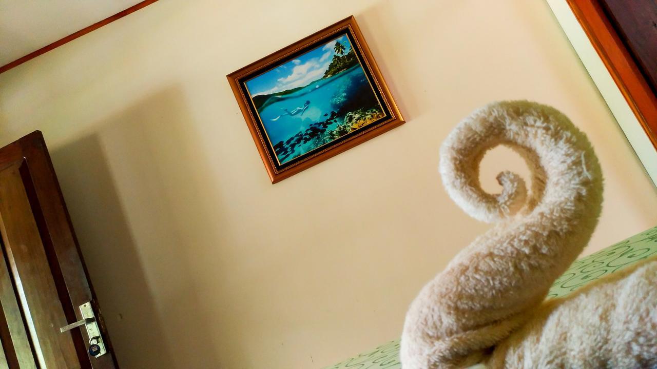 Hotel Panorama Backpackers Bunaken Esterno foto