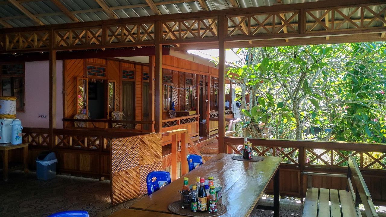 Hotel Panorama Backpackers Bunaken Esterno foto